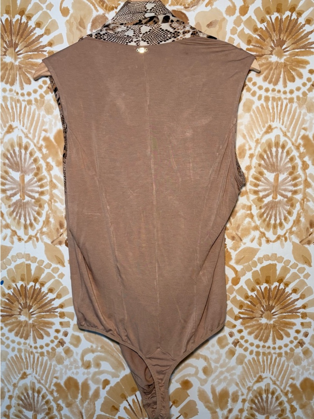 Bebe Animal Print 2 Piece Set Cowl Neck Bodysuit Jogger Pants Sexy Lounge Set XL - Picture 6 of 11
